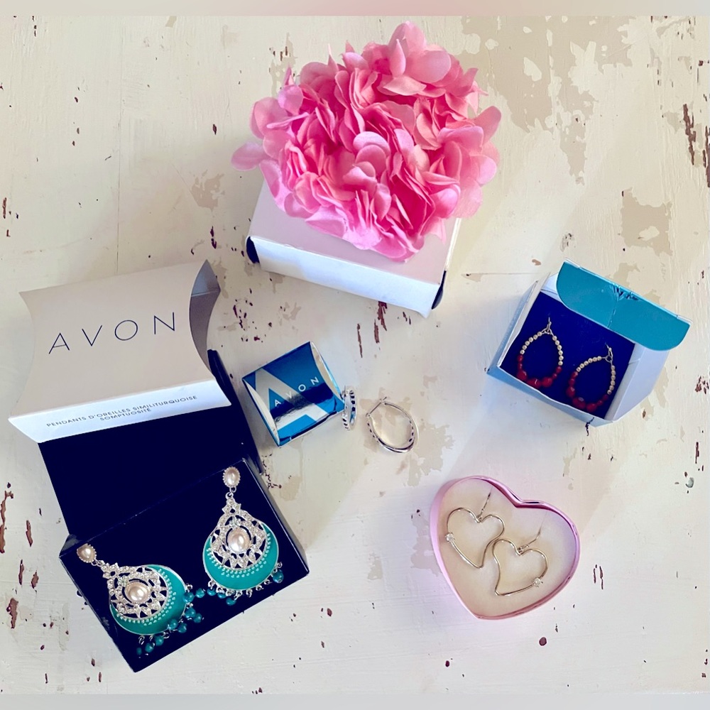 Avon Jewelry 90’s Earrings